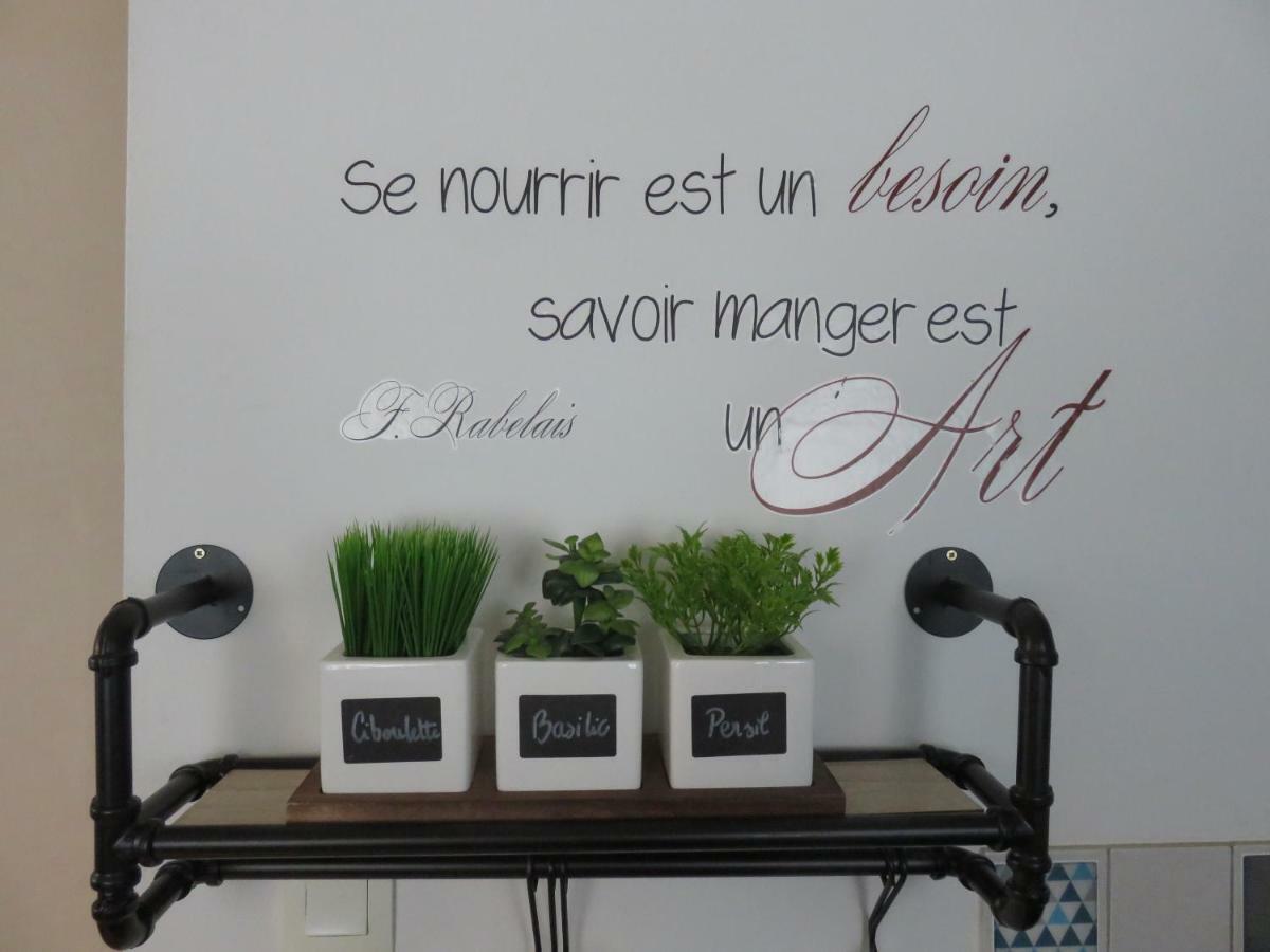 Grand Appartement Chaleureux Thouars Luaran gambar