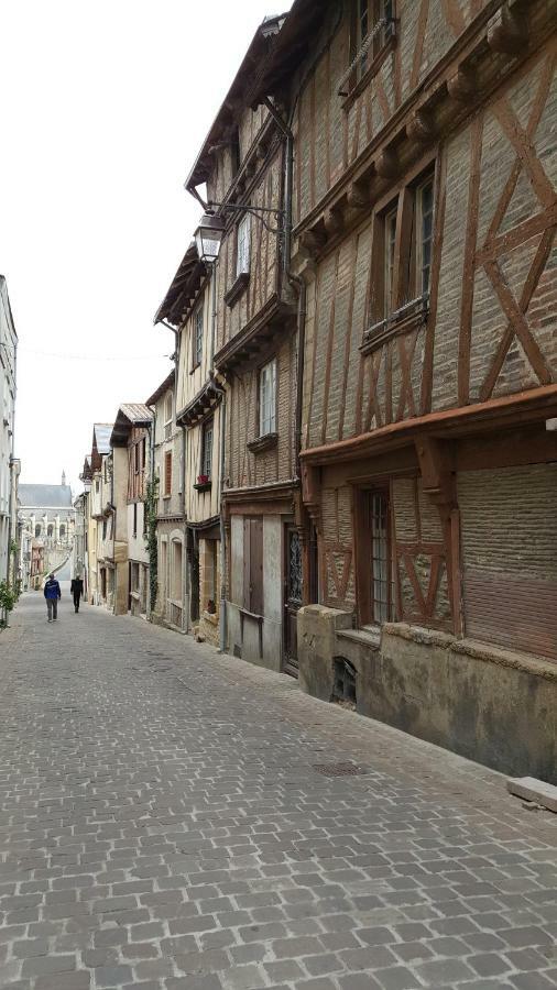 Grand Appartement Chaleureux Thouars Luaran gambar